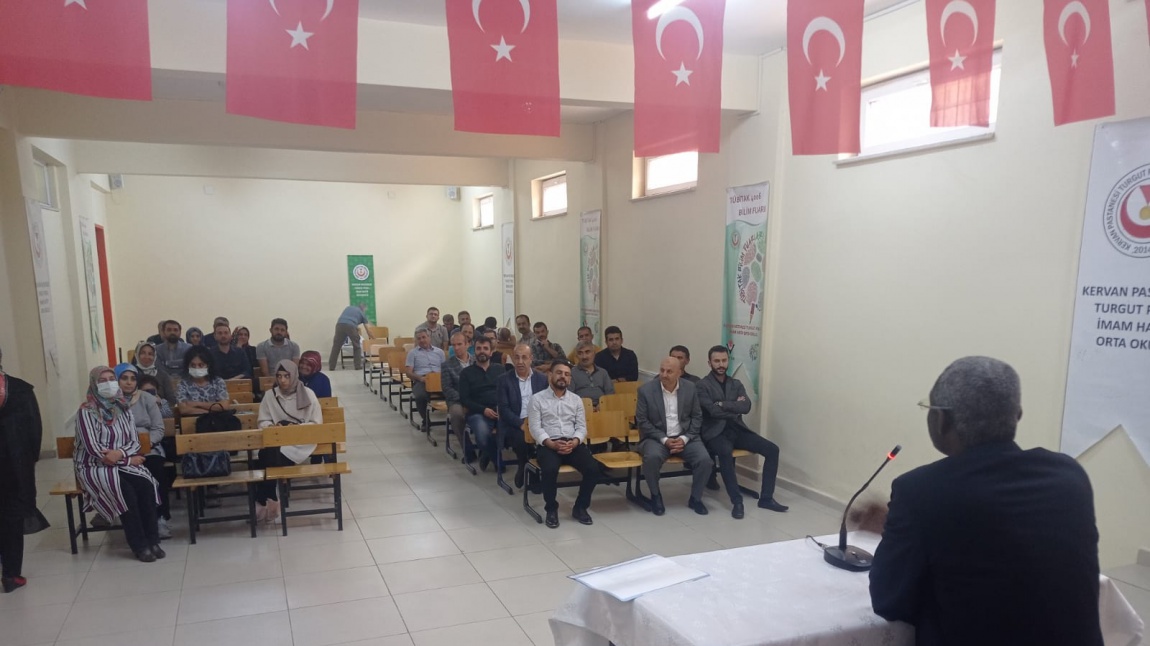 Öğretmenlerimize Hz.Muhammed(SAV)'in Eğitim Anlayışı Konulu Seminer Düzenlendi 